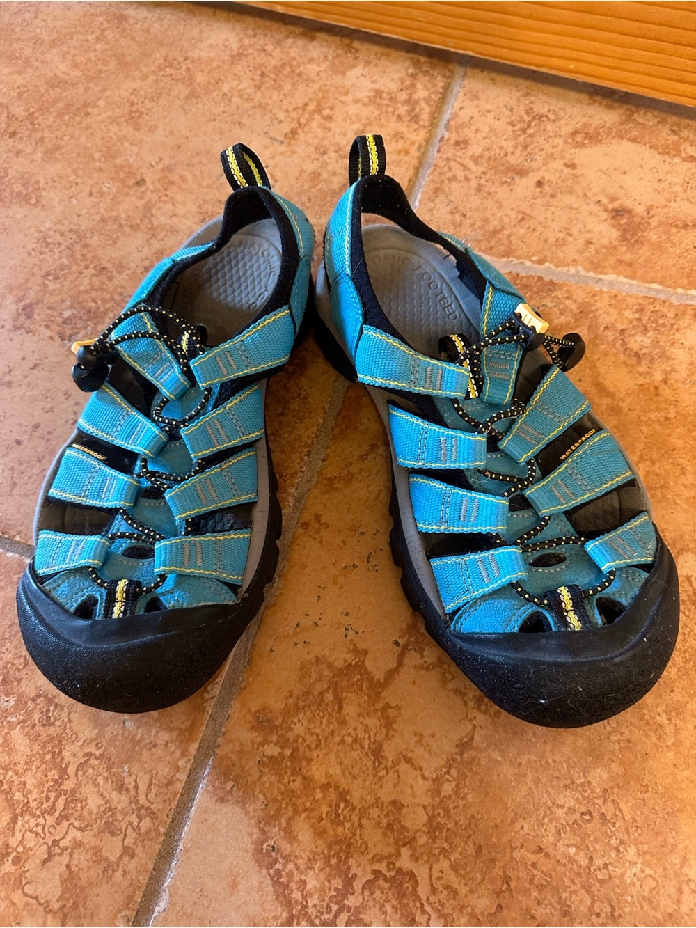 Keen Women’s Teal and Black Closed-Toe Sport Sandals - Picture 3 of 6